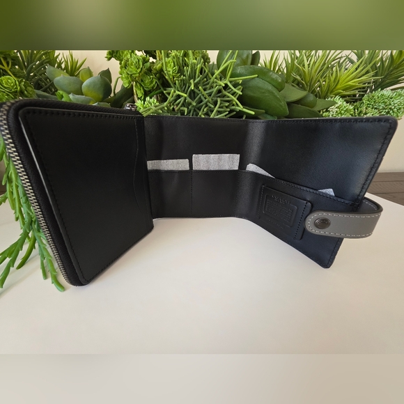 Coach Quilted Leather Large Accordion Zip Wallet Heather Grey/Black-NWT - Picture 8 of 11